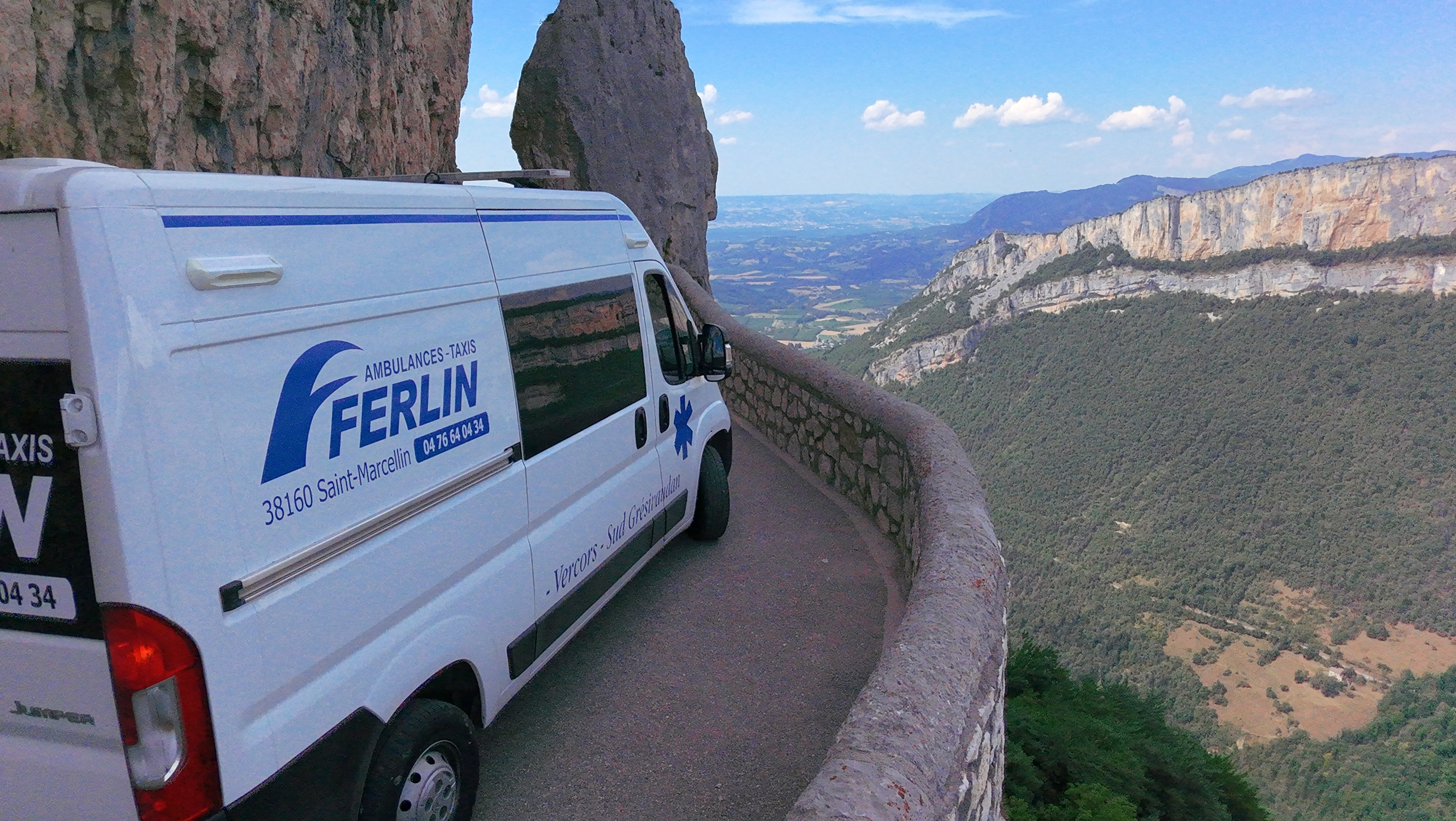 VSL Ambulances Ferlin sur la route du Vercors